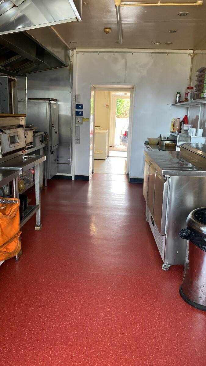 Kebab and Pizza shop for sale in Norwich city with 3 bedroom flat Photo 4
