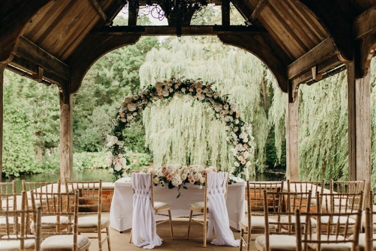 MULTI-AWARD-WINNING FLORISTS