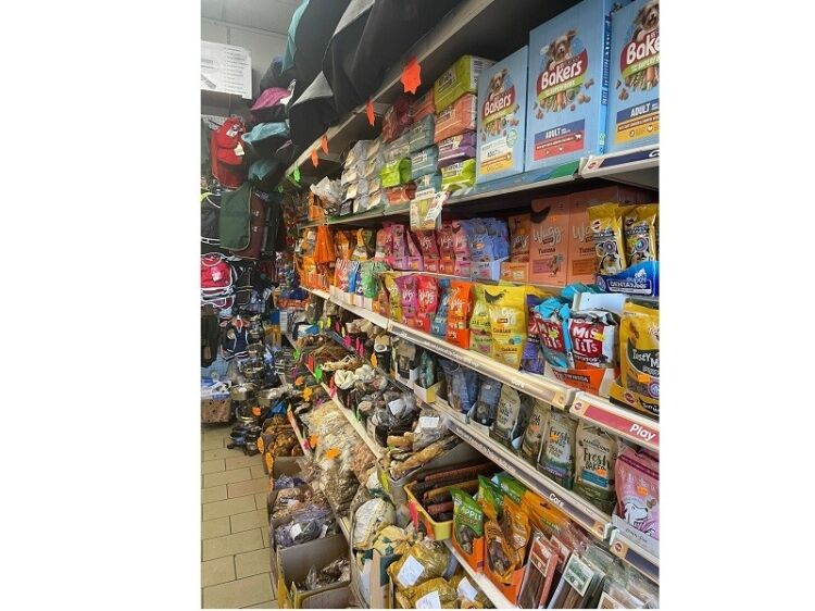 Extremely well established Pet Shop for sale Photo 4