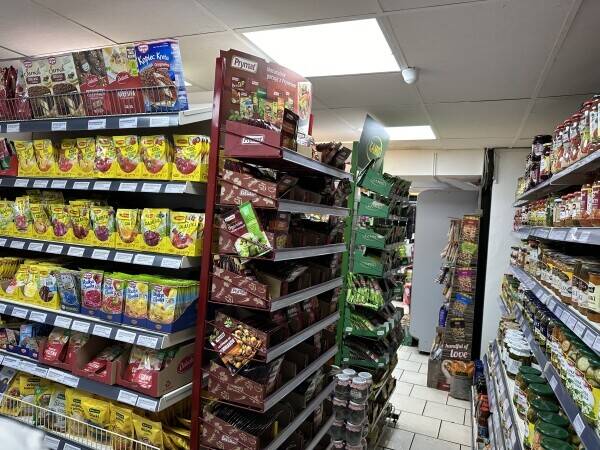 Off-license and grocery shop for sale in Worcester