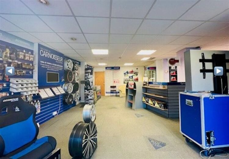 VEHICLE EQUIPMENT/ACESSORIES COMPANY Photo 4