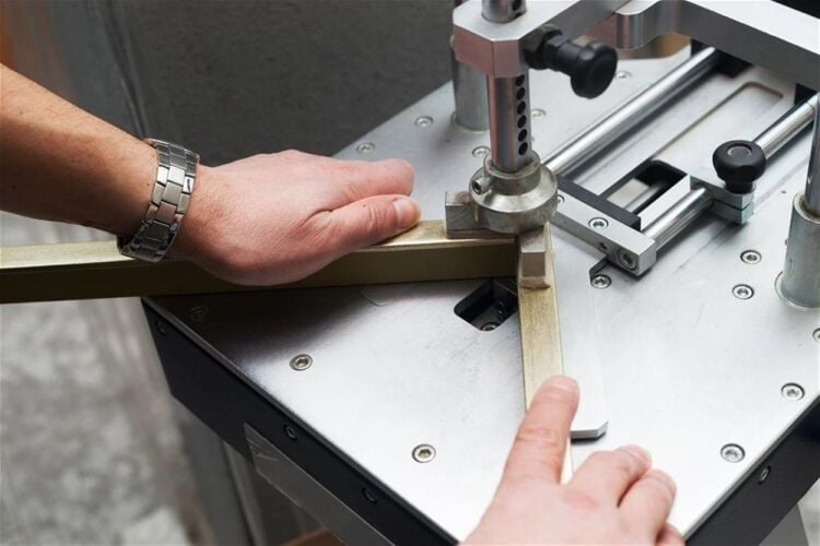 PROVIDER OF BESPOKE PICTURE FRAMING AND COMPLEMENTARY SOLUTIONS Photo 4