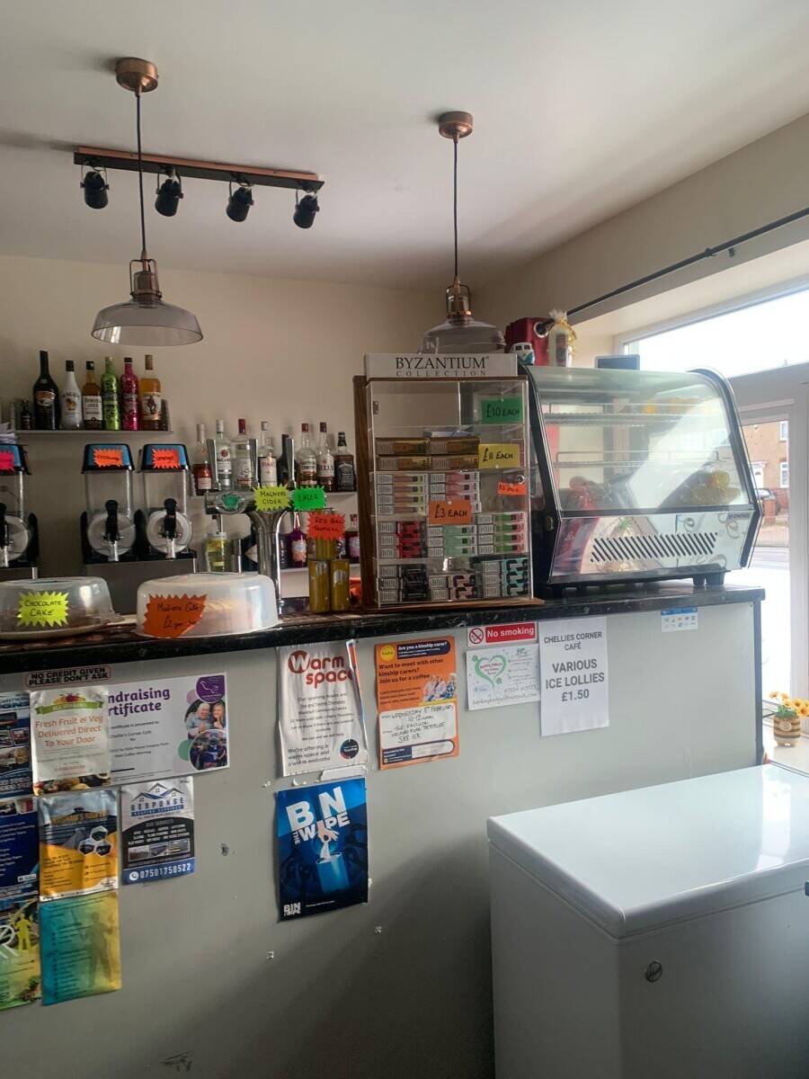 Established Cafe/Restaurant with large seating area and Alcohol licenced bar