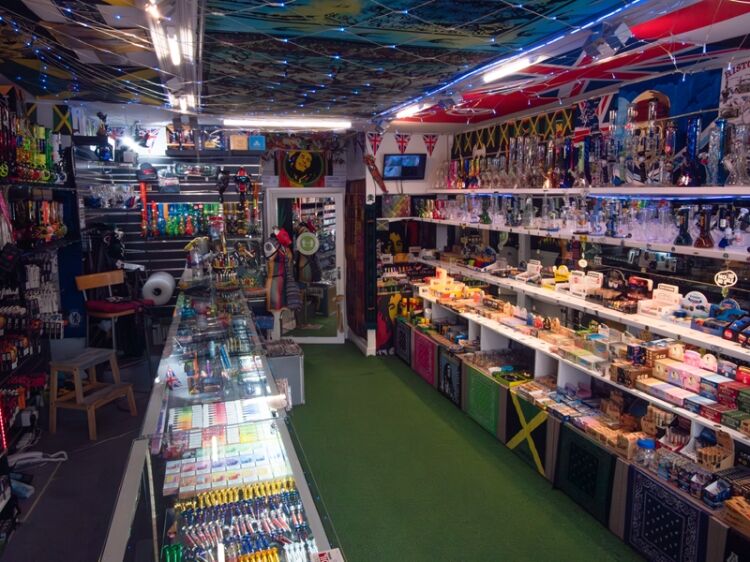 Highly Rated Smoking Accessories And Vapes Shops For Sale Photo 4