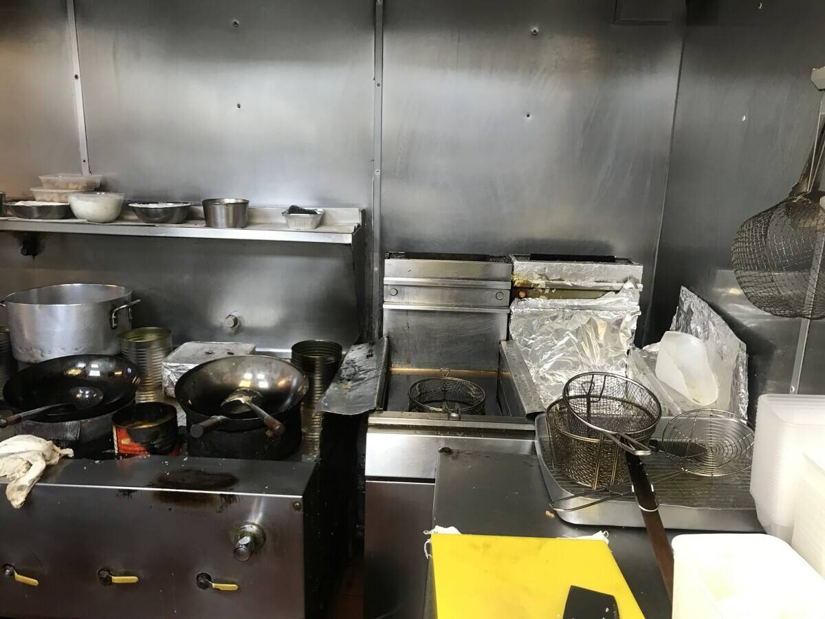 Chiense Takeaway for sale - potential for fish and chips and fried chicken shop Photo 4