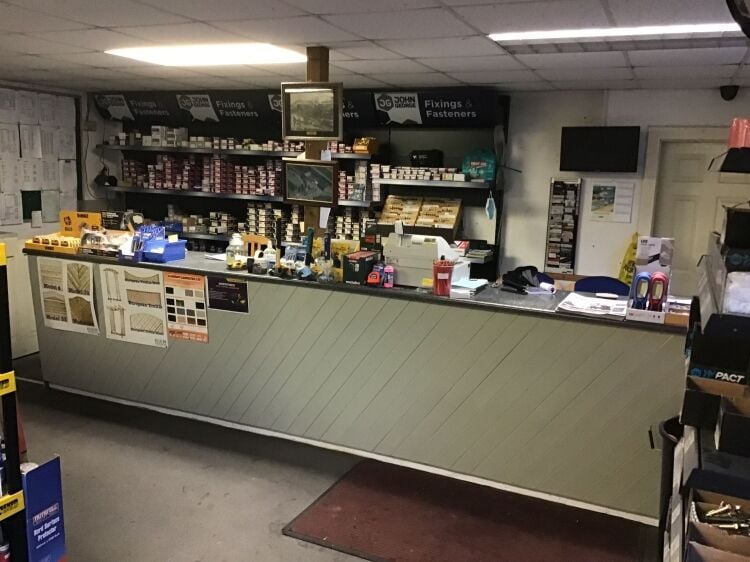 BUILDERS MERCHANTS ON SIZABLE PLOT FOR SALE, SOUTH EAST WALES Photo 4