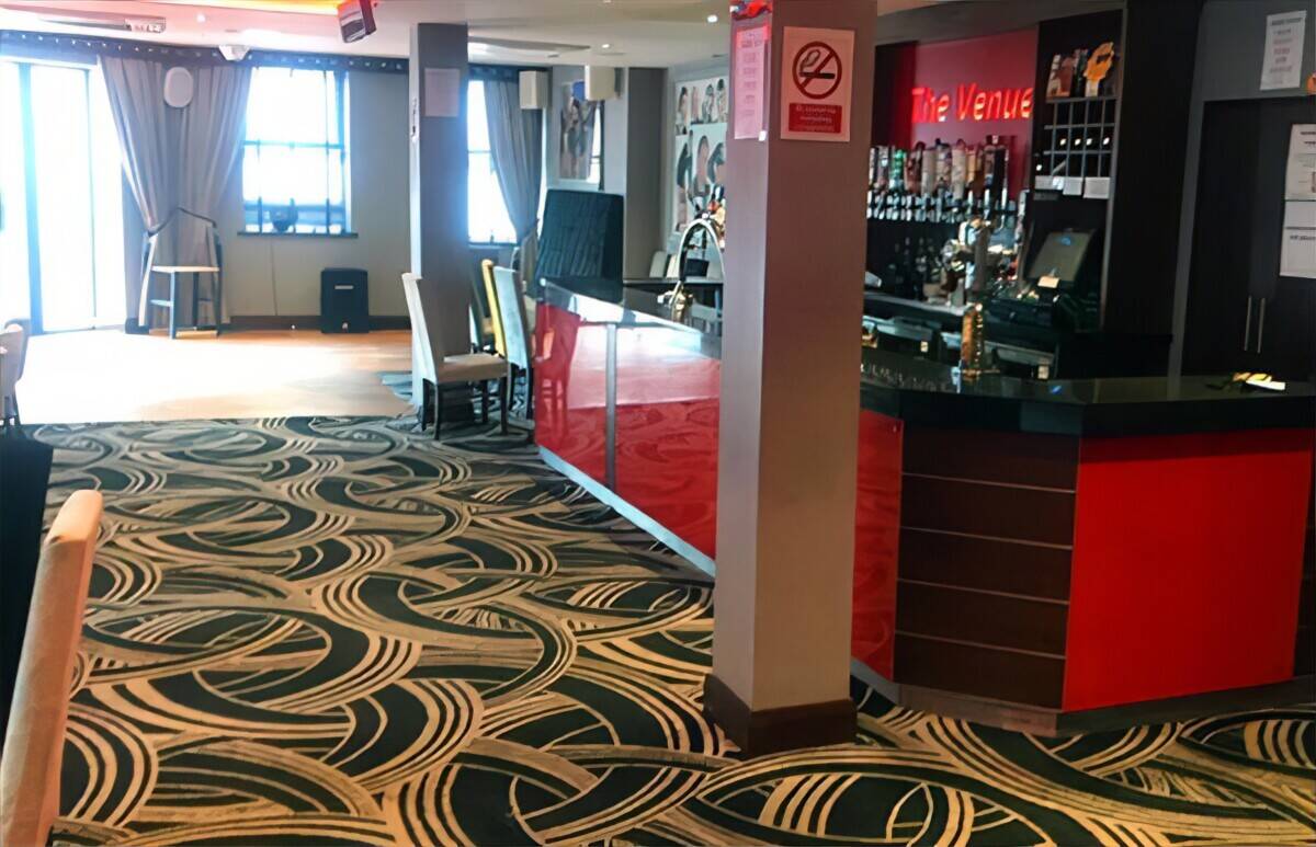 WEST GLAMORGAN (NEATH PORT TALBOT) - TOWN CENTRE 30 BEDROOM HOTEL Photo 4