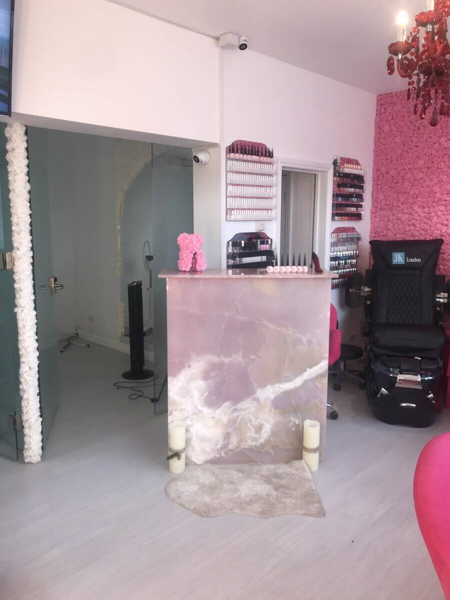 Nail bar and beauty salon  Photo 4