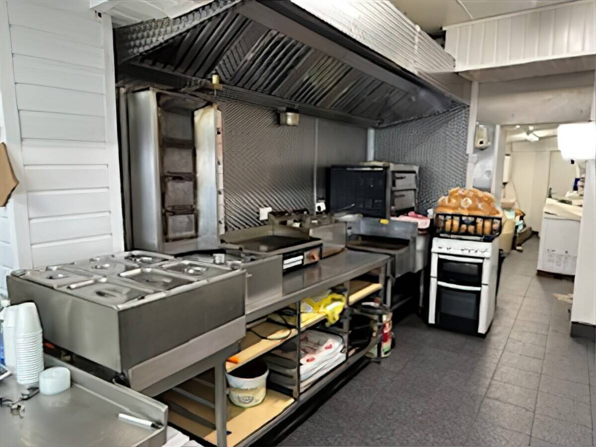 FISH CHIPS AND PIZZA TAKEAWAY AND DELIVERY SHOP IN TEESIDE