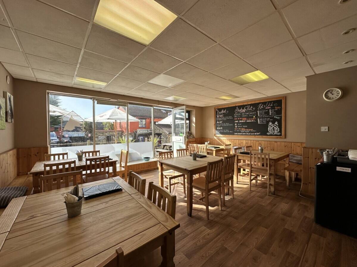DEVON SEASIDE VILLAGE CENTRE CAFÉ FOR SALE Photo 4