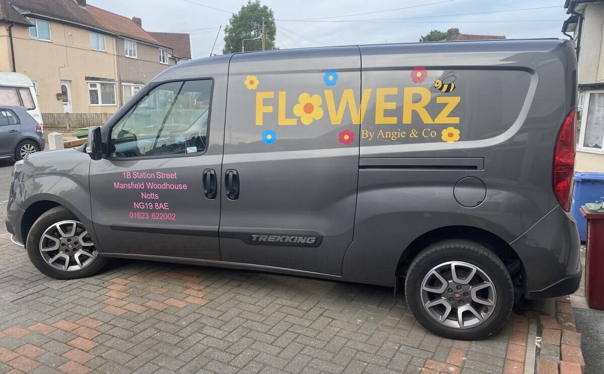 Florist shop in Mansfield Woodhouse Photo 4