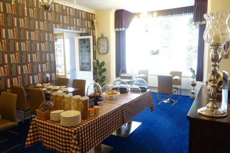 Character 4 Star Hotel & 3 Bedroom Apartment