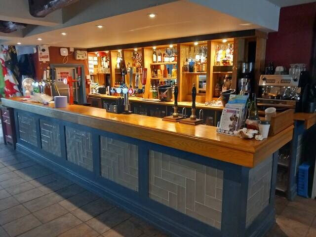 ST IVES, NEATH - RECENTLY REFURBISHED PUBLIC HOUSE WITH 4 EN SUITE LETTING BEDROOMS IN BUSY TOWN CEN