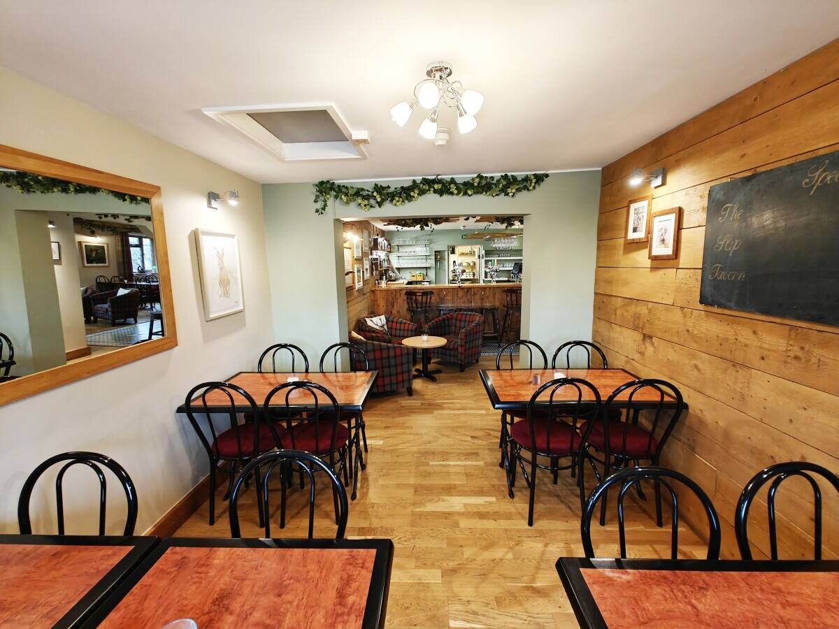HEREFORDSHIRE - RENOWNED CHARACTER PUB Photo 4
