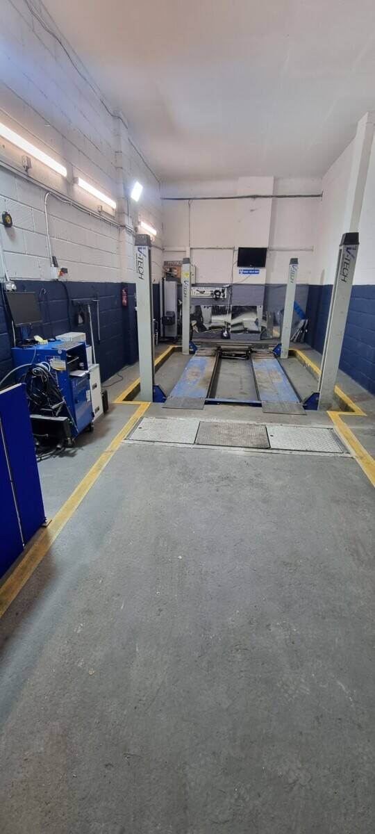 Running MOT Car Garage in West London, Highly profitable Commercial area Photo 5
