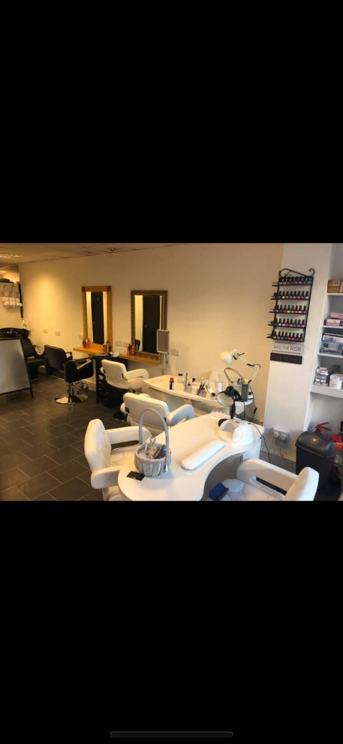 Beauty salon and sunbed in Hove