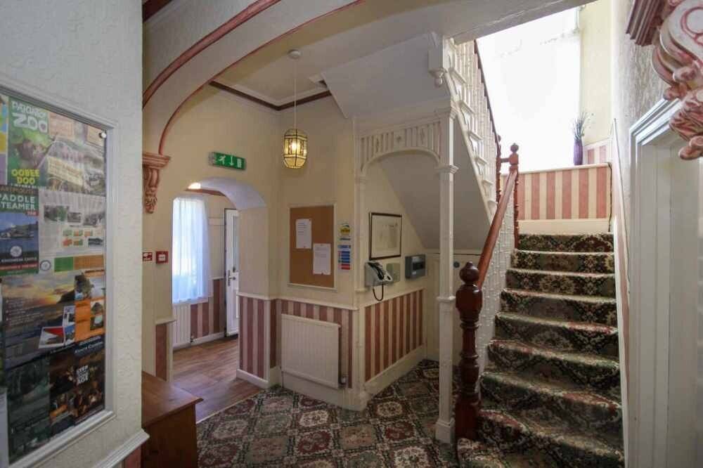 A wonderful Victorian 11-bedroom En suite guesthouse Photo 4