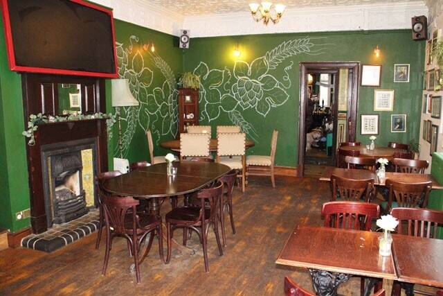 WORCESTER CITY CENTRE - HISTORIC LISTED VICTORIAN PUBLIC HOUSE Photo 4