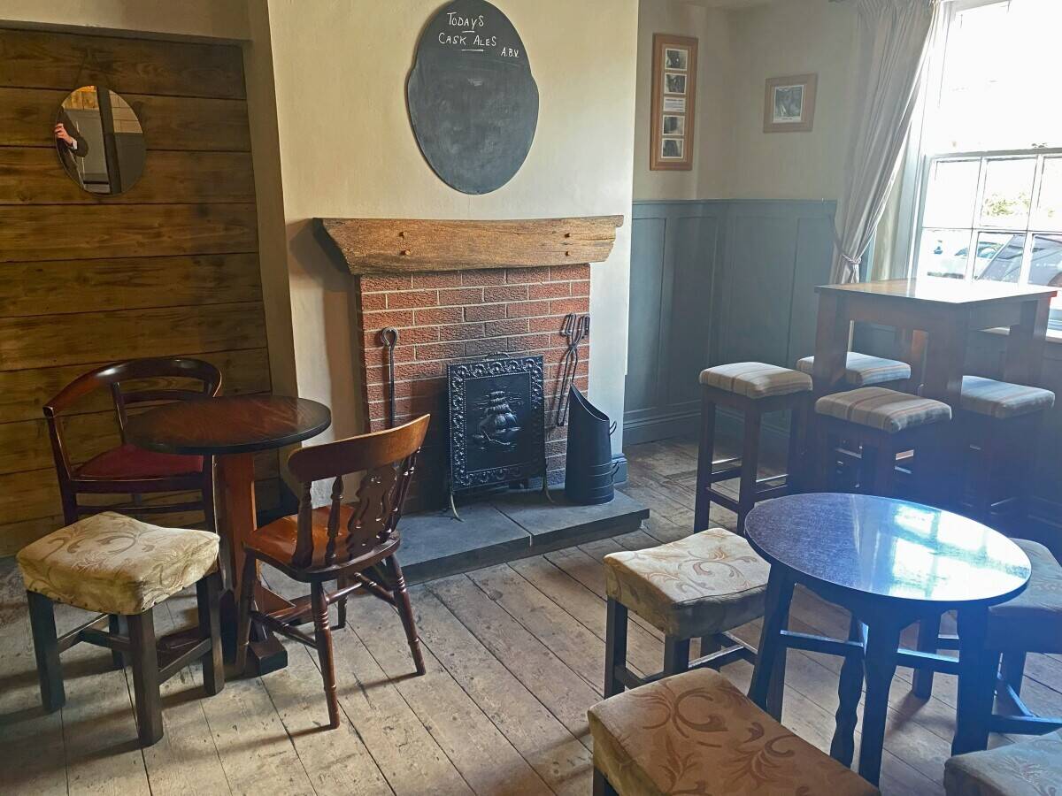FLINTSHIRE - WET LED VILLAGE PUB WITH PLANNING PERMISSION