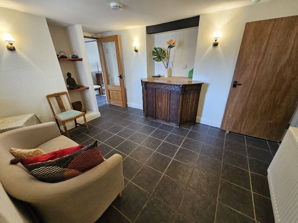 Impressive & Refurbished Bed & Breakfast/Holiday Let, With Full Residential Planning Consent Photo 4