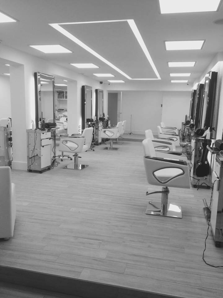 Hair Salon for Sale  For Sale: Modern Hair Salon in a Prime Location in West Bromwich