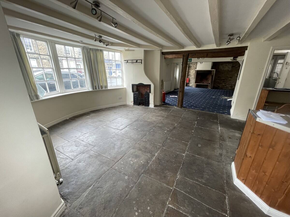 Freehold Commercial Opportunity with 3 Bedroom Property in Darlington, County Durham Photo 4
