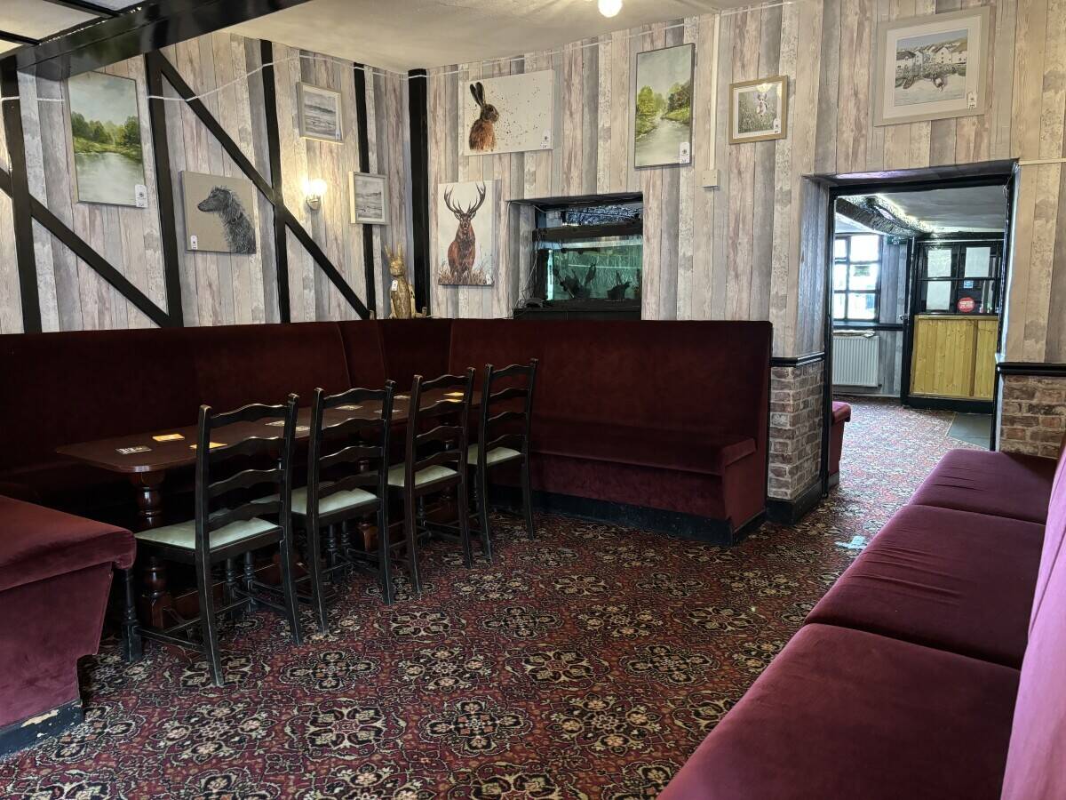 SOMERSET - TRADITIONAL WET LED VILLAGE PUBLIC HOUSE Photo 4