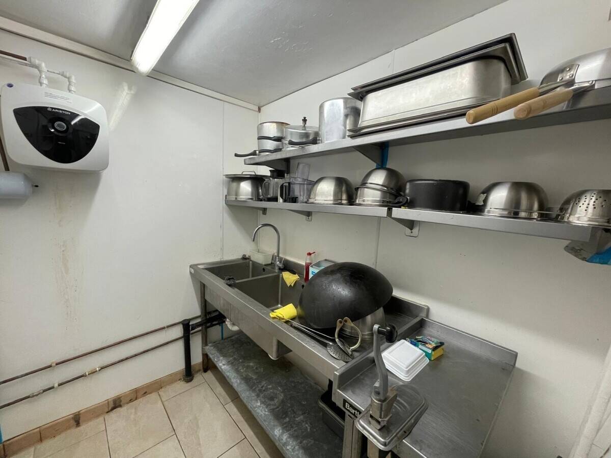 Prime Takeaway Opportunity in Hemel Hempstead – Perfectly Equipped for Cloud Kitchen Operations!