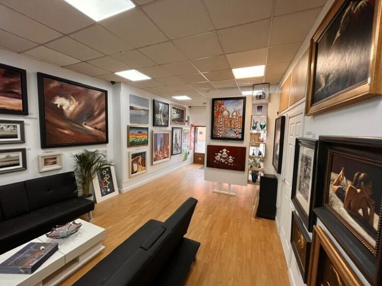 Distinctive Canvas Art & Gallery Business For Sale Photo 4