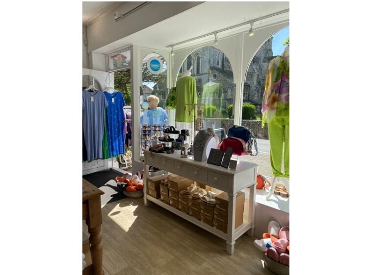 Premier Ladies Clothing & Accessories Business For Sale Photo 4