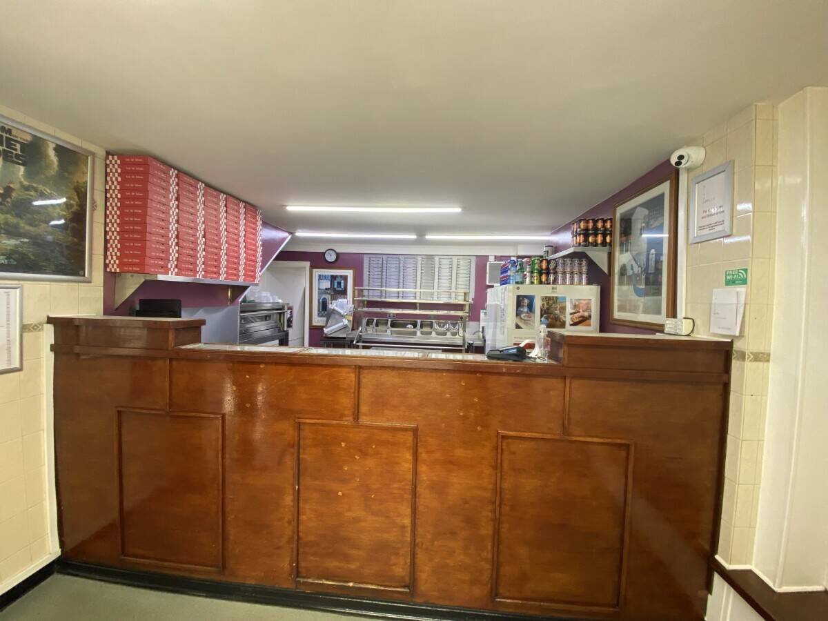 BRECON BEACONS NATIONAL PARK – ESTABLISHED AND PROFITABLE TAKEAWAY BUSINESS AT THE HEART OF MAJOR TO Photo 4