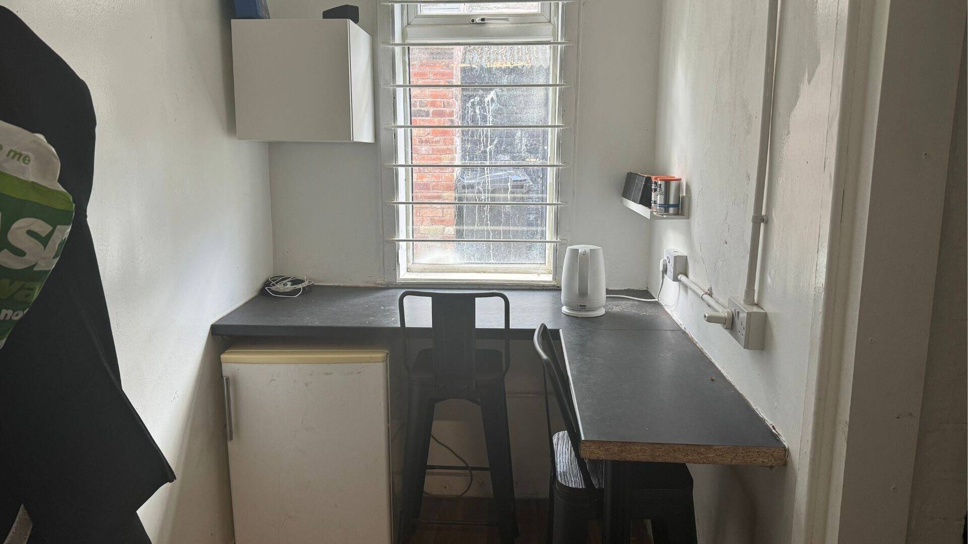 Established Chicken Wing Takeaway for Sale in Sheffield - Perfect for Aspiring Entrepreneurs!