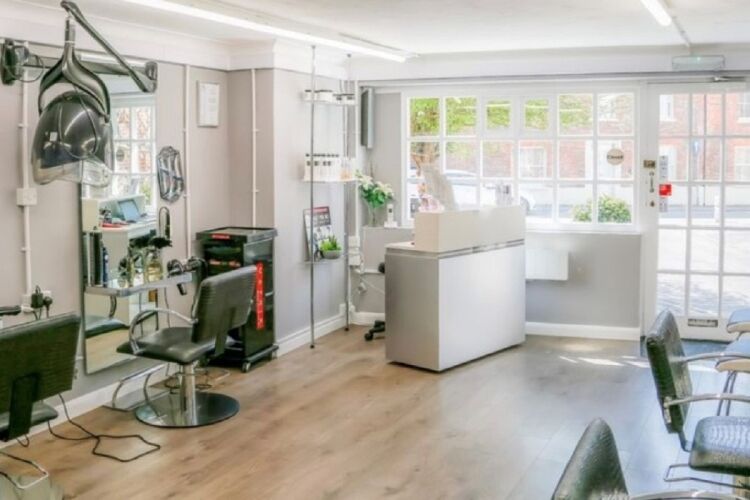 Hair Studio - Oxfordshire Photo 4