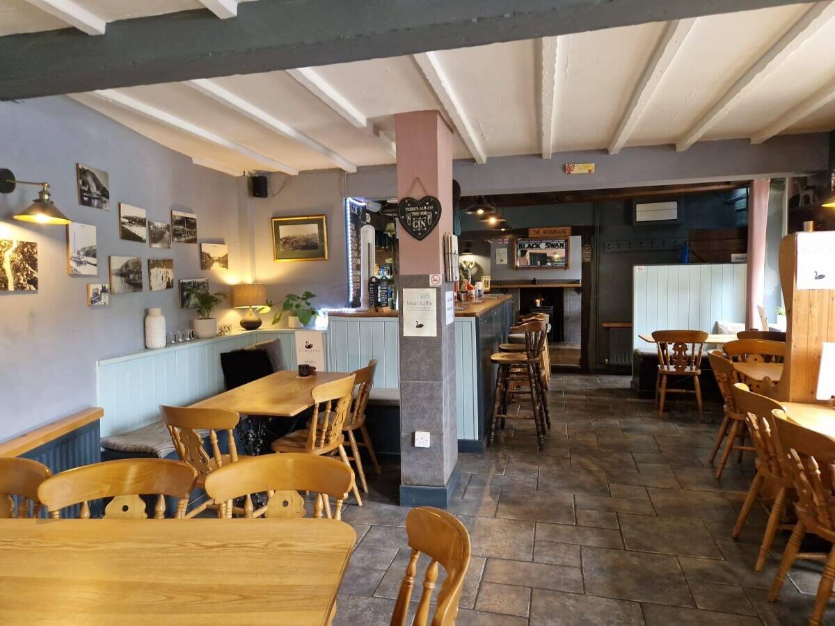 IRONBRIDGE - HIGH TRADING RIVERSIDE PUBLIC HOUSE Photo 4