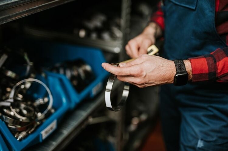 AUTOMOTIVE PARTS RETAILER Photo 4