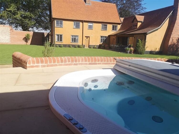 INDEPENDENT HOT TUB/POOL SERVICE AND MAINTENANCE BUSINESS Photo 4