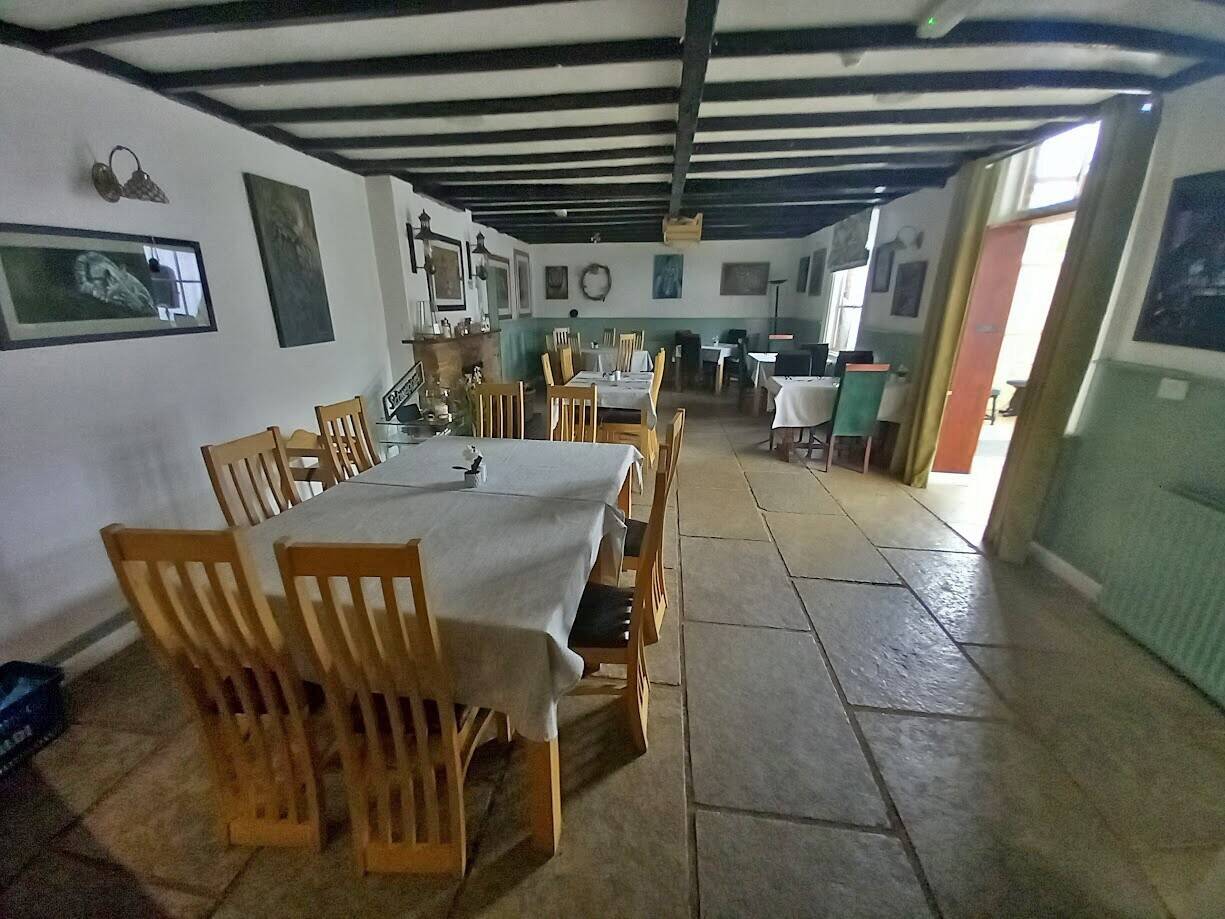 WARWICKSHIRE - CHARACTER FREEHOUSE