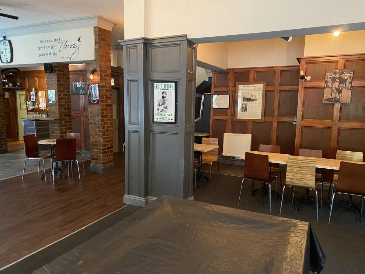 SOMERSET - STYLISH TOWN CENTRE FREEHOUSE