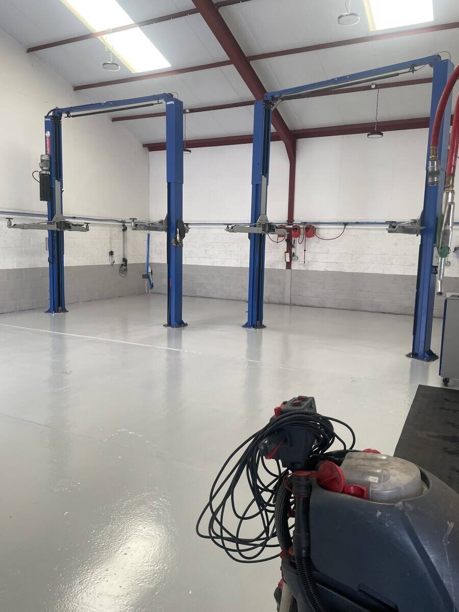Vehicle Repairs/ Mot centre Photo 5