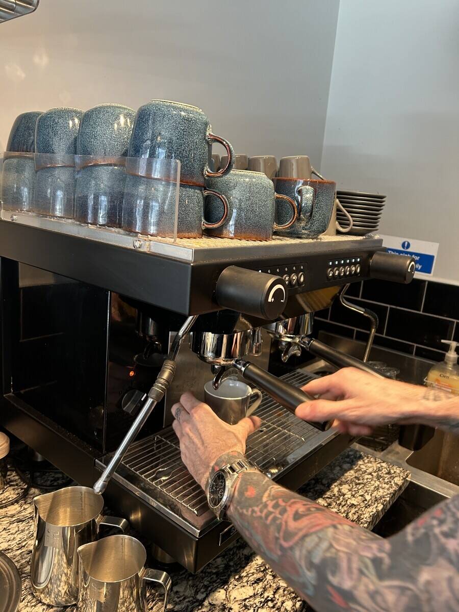 Coffee Shop/Bar for Sale in the Avenues area of Hull Photo 2