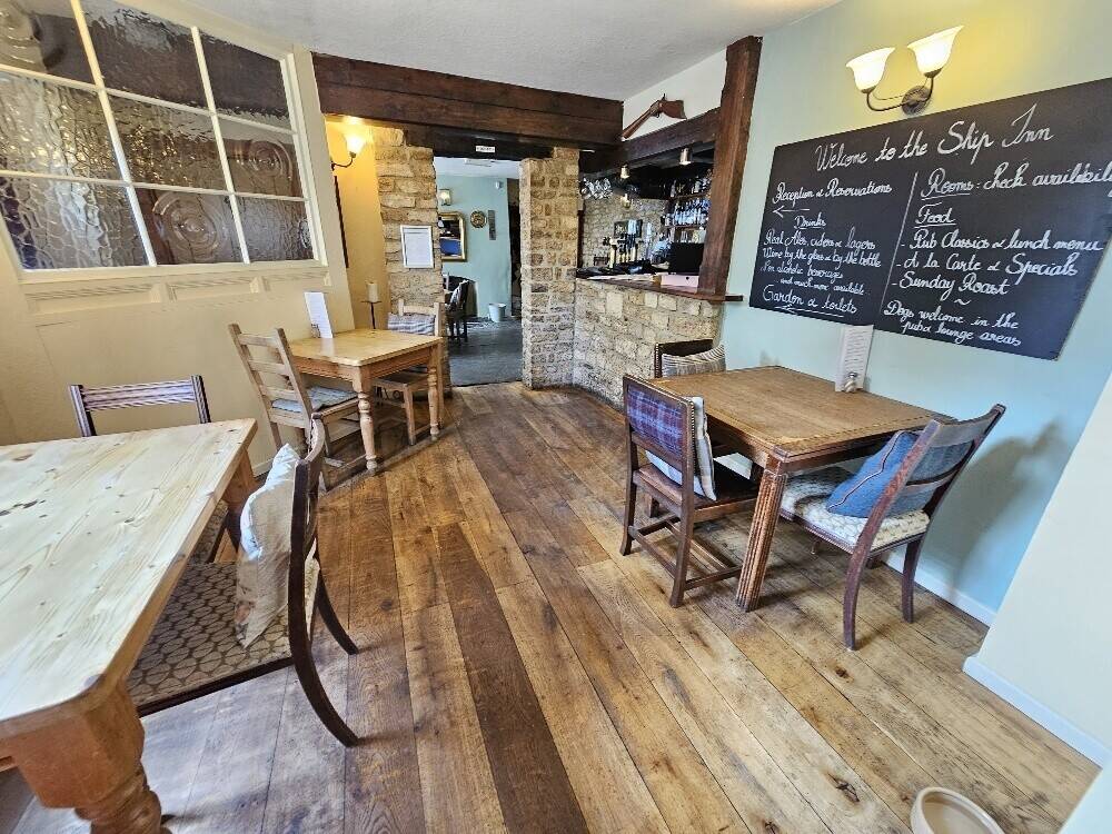 Impressive Dorset Village Inn With Up To 6 Ensuite Letting Rooms & 4 Bedroom Owners Accommodation Photo 4