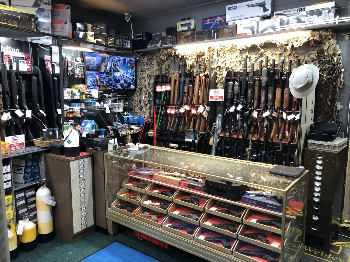 Established since 2002: Air Gun and Hunting Store, low cost leasehold premises
