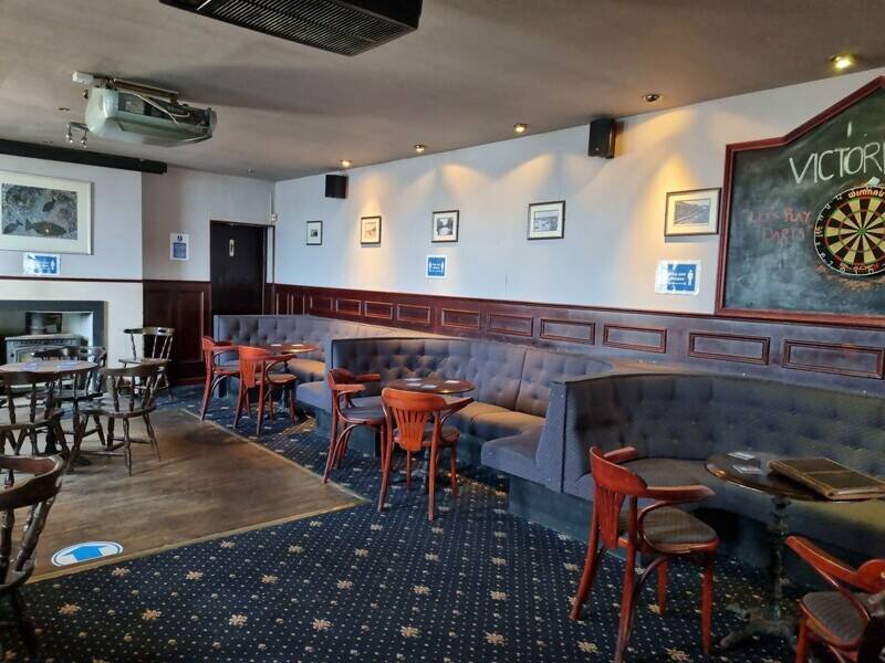 Established public house in Saltcoats, North Ayrshire, next to train station and town centre Photo 4