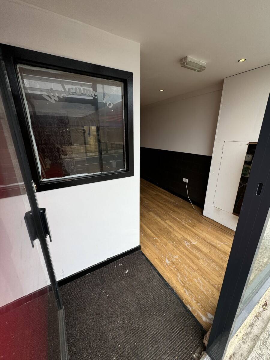 Ex Indian takeaway/restaurant for sale Photo 4