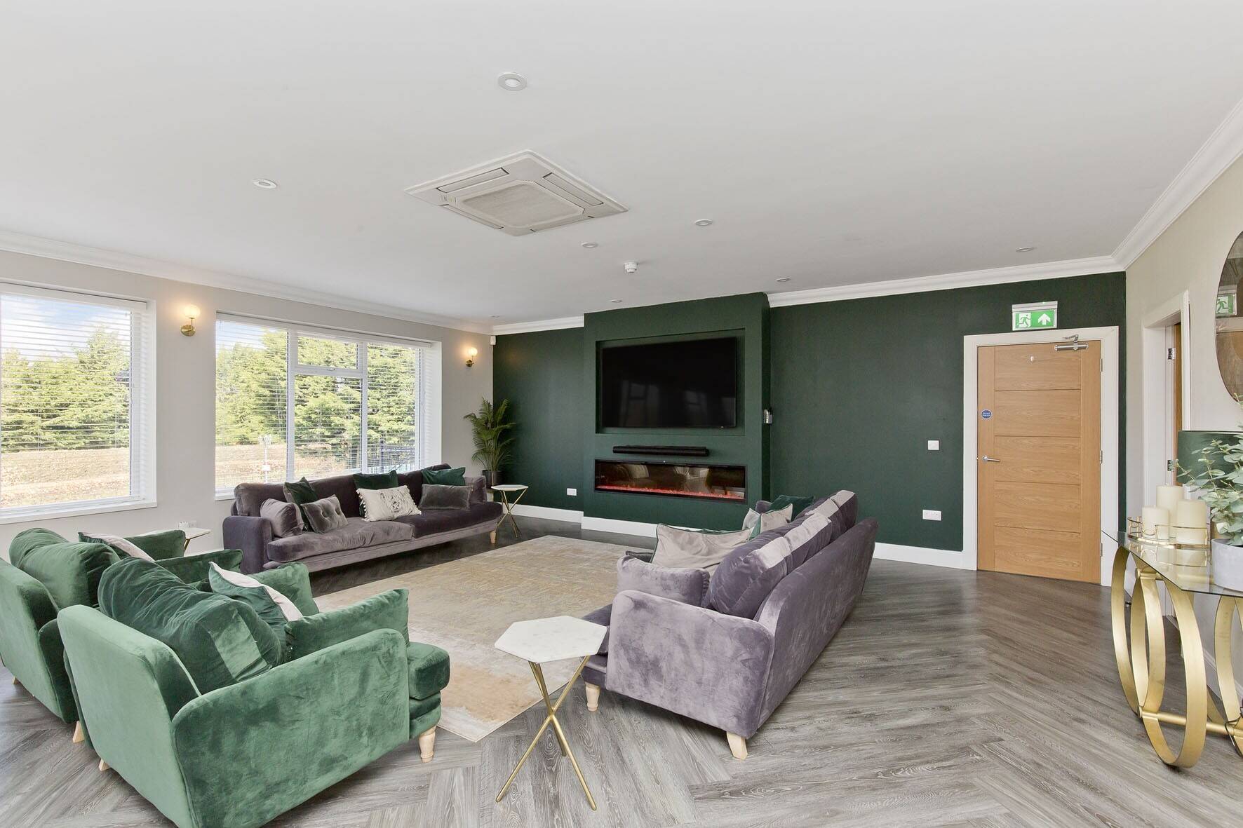 An outstanding luxury self-catering business with sumptuous owners/managers accommodation (ref 1691)