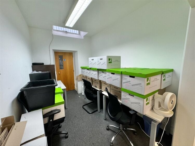 First Floor Office Suite To Let For Sale in Newton Abbot Photo 4