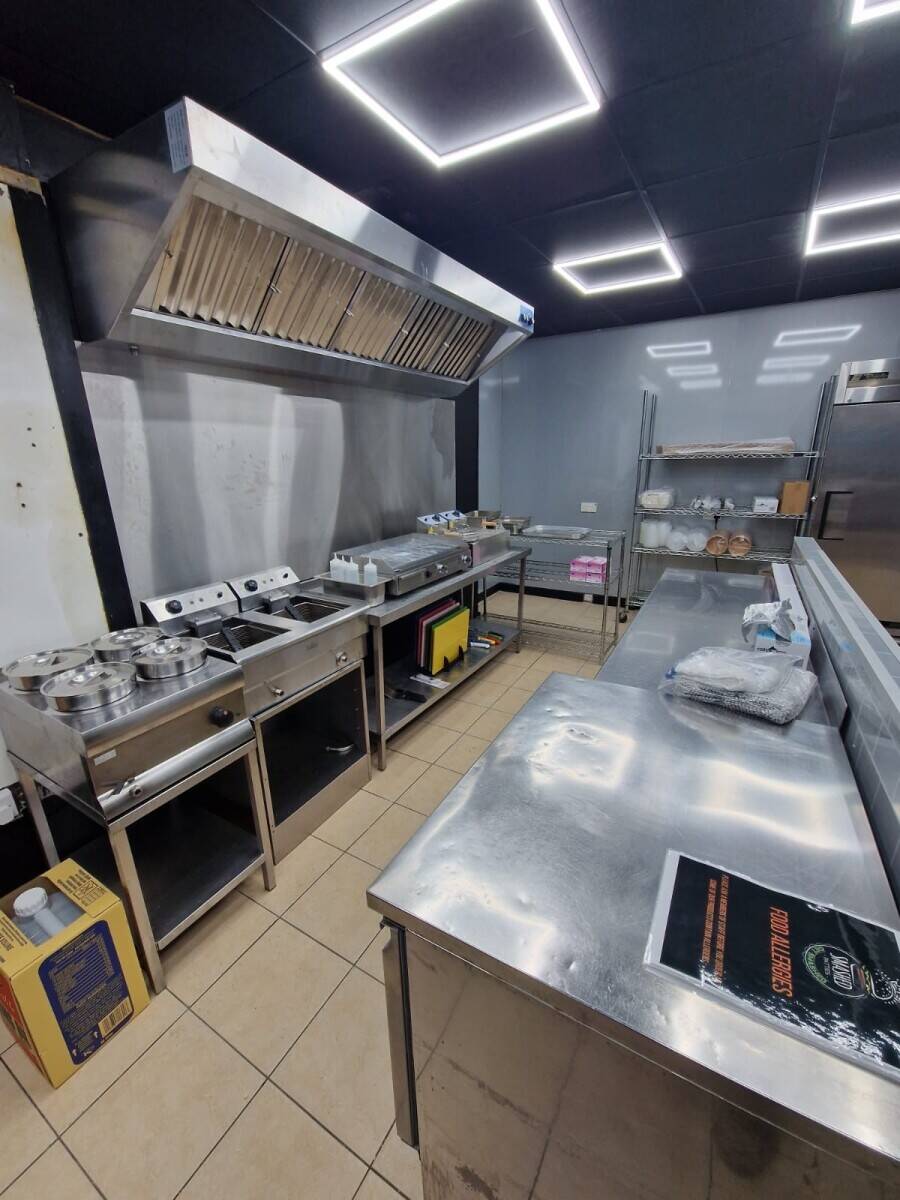 Burger shop for sale inverclyde leasehold Photo 4