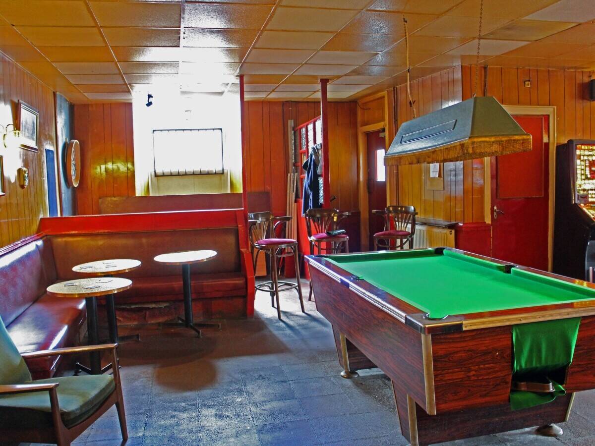 AYRSHIRE – 8 BEDROOM HOTEL AND BAR WITH CAR PARK