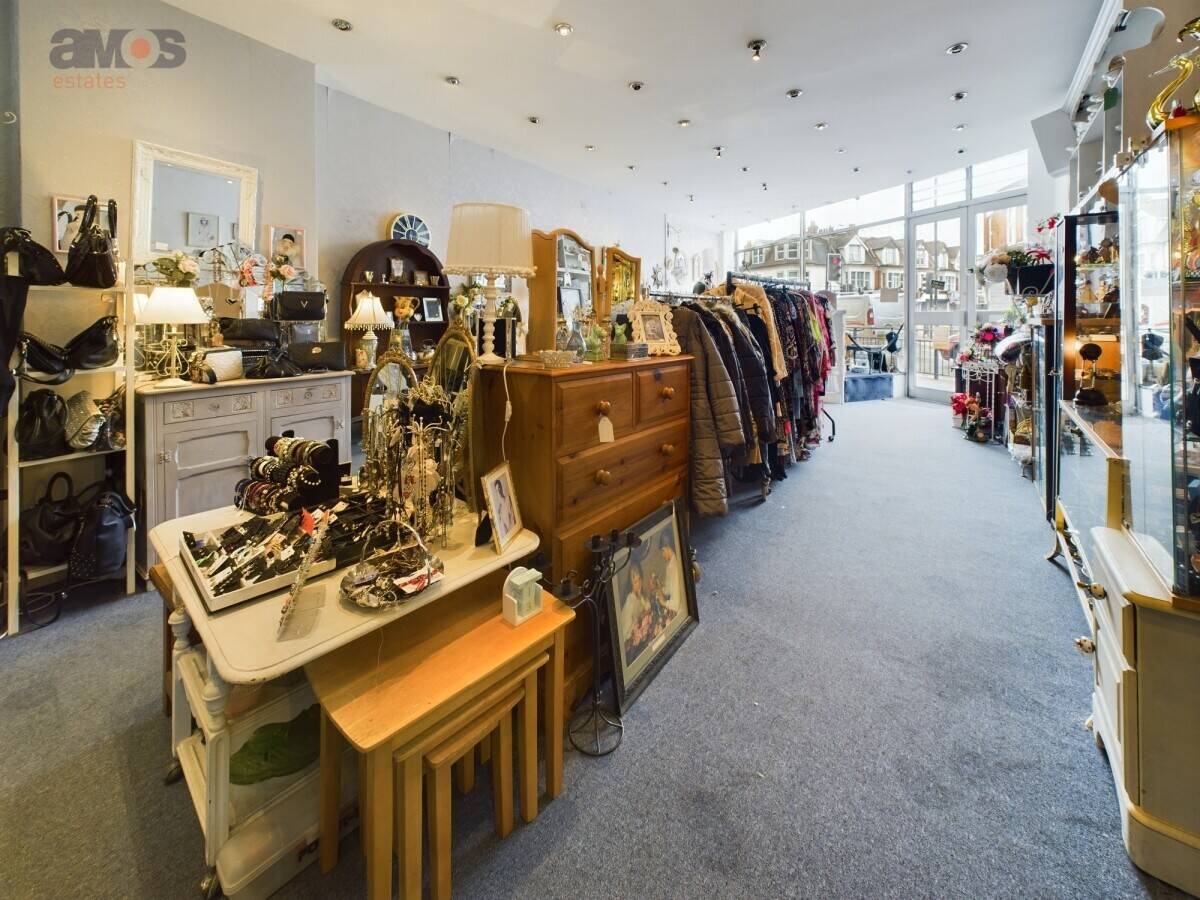 Homeware, Gifts, Jewellery, Clothing & Upcycled Furniture Business in Westcliff on Sea inSouth Essex Photo 4