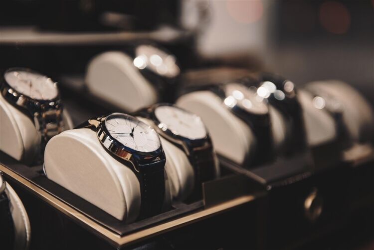 TROPHIES, AWARDS AND JEWELLERY RETAILER